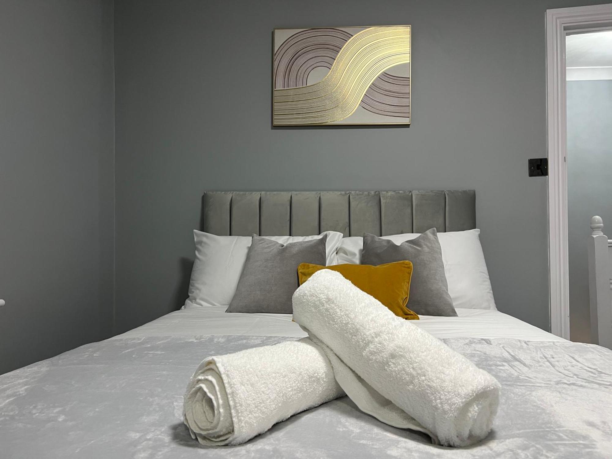 Luxury In Greater London - Rainham