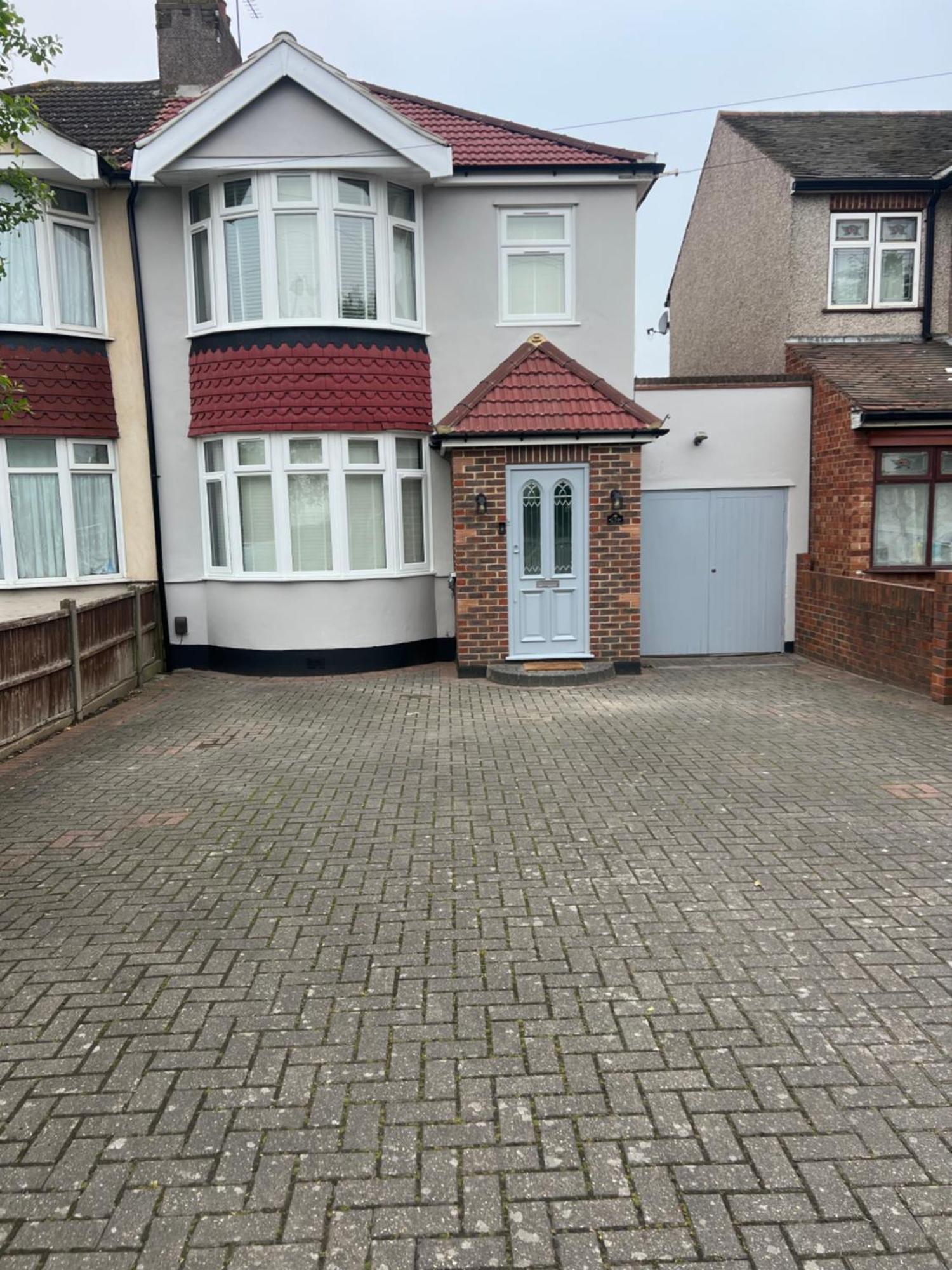 Luxury In Greater London - Rainham