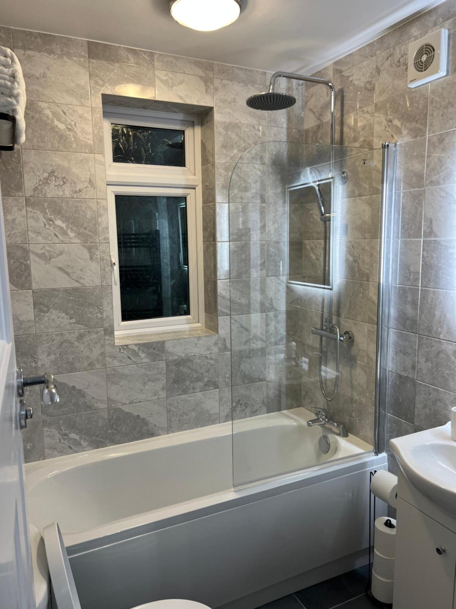 Luxury In Greater London - Rainham